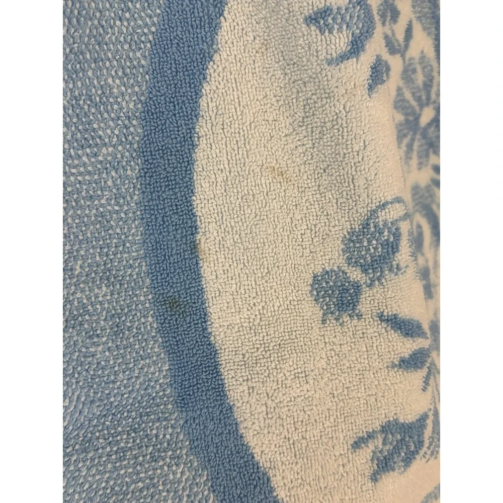 Vtg Blue Floral Bath Towel Cottagecore Shabby Chic Retro‎ Granny 41.5x24.5